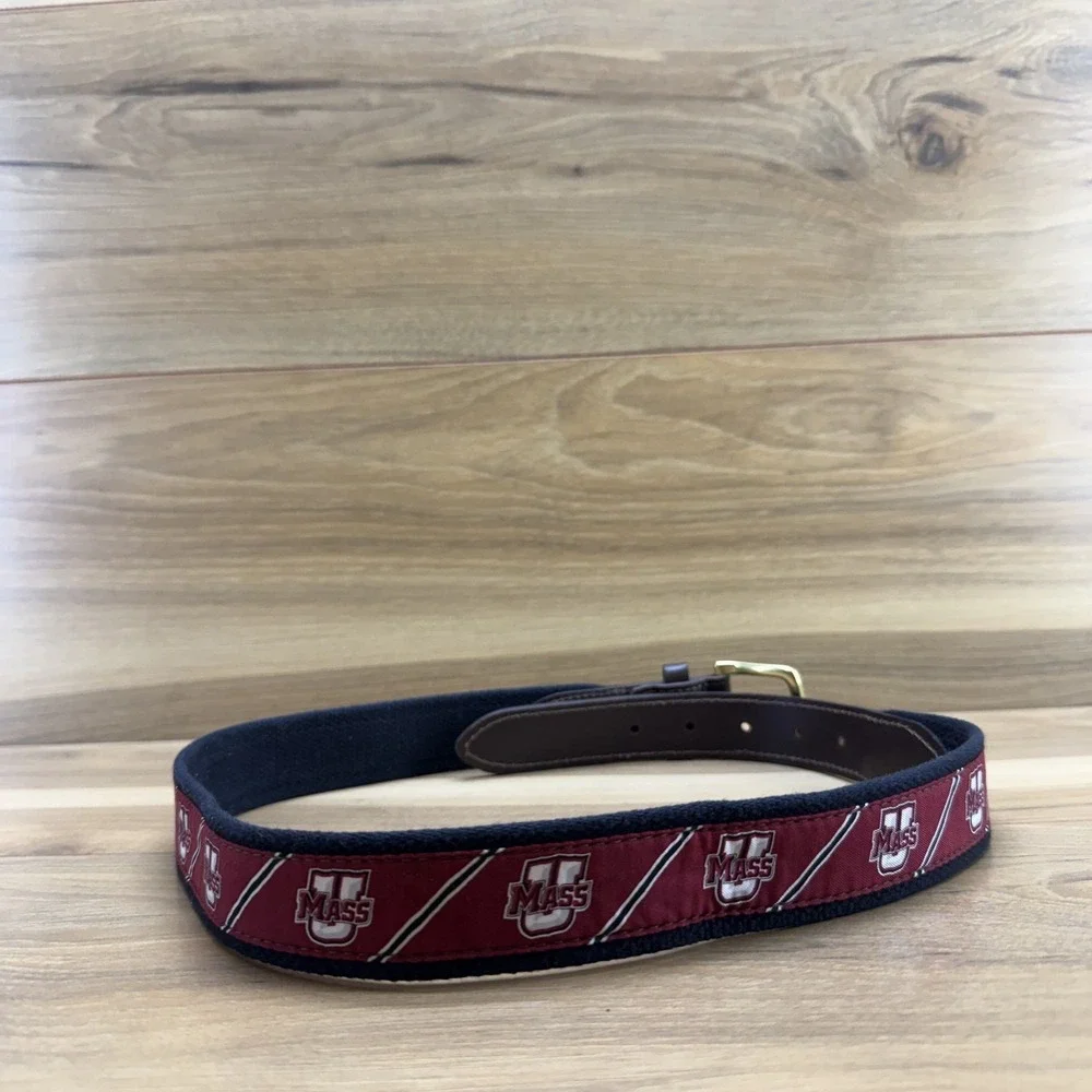 Vineyard Vines Mens Belt Size 32 University‎ of Massachusetts Logo Preppy Golf